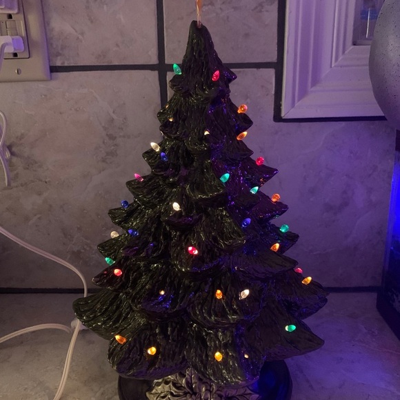 Nowell 14” Christmas tree olive green bronze base - Picture 3 of 12